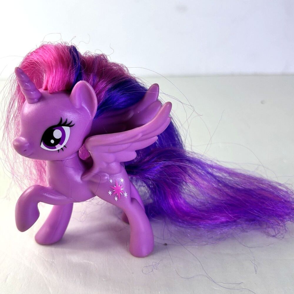 My Little Pony MLP G4 Twilight Sparkle Brushable Raised Hoof Hasbro